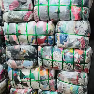 LOTE 20KG DE PRENDAS DE MARCA PREMIUM Y VINTAGE GRADO B